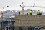 Hvenær hækka laun of mikið?